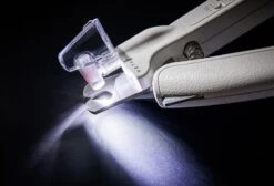 Professionele Oplaadbare LED Licht Nagelknipper, Hond, Kat, Knaagdier, Huisdieren | Dog, Cat, Nail Clipper LED Light, Rechargeable, USB Kabel | Nagelvijl - Nagelschaar Met Vijl, Opvang Van Nagels | Vergrootglas 5x | Extreem Veilig & 100% Effectief -Huisdier Benodigdheden 1200x818